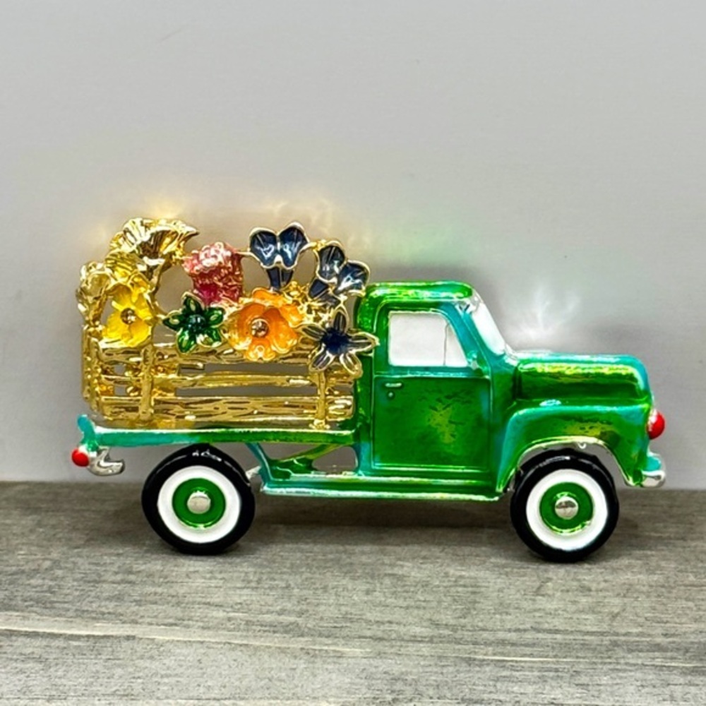 🌻 3/$25 Vintage Green Truck Brooch with Floral Accents